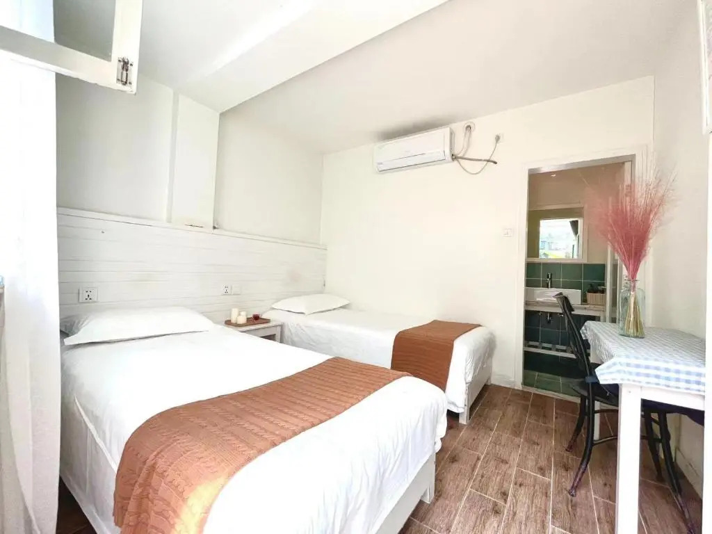 Peking Station Hostel