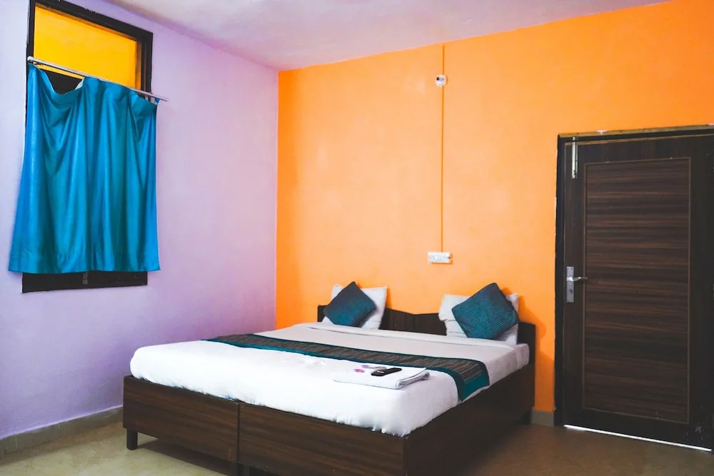 Roomshala 030 Lisa Homes