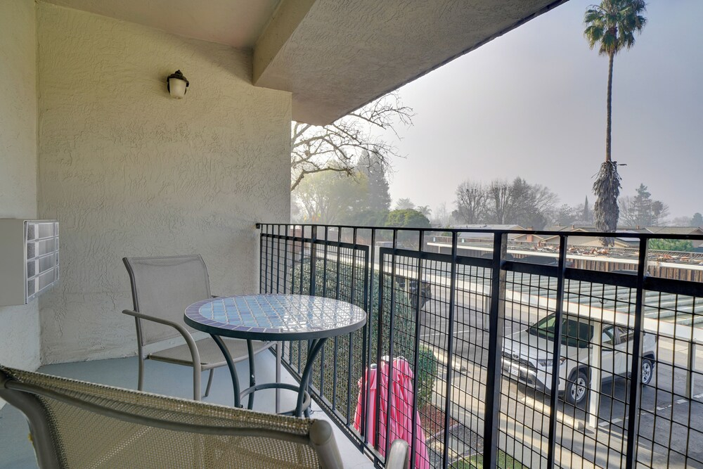 Sip, Golf & Explore: Pleasanton Retreat!