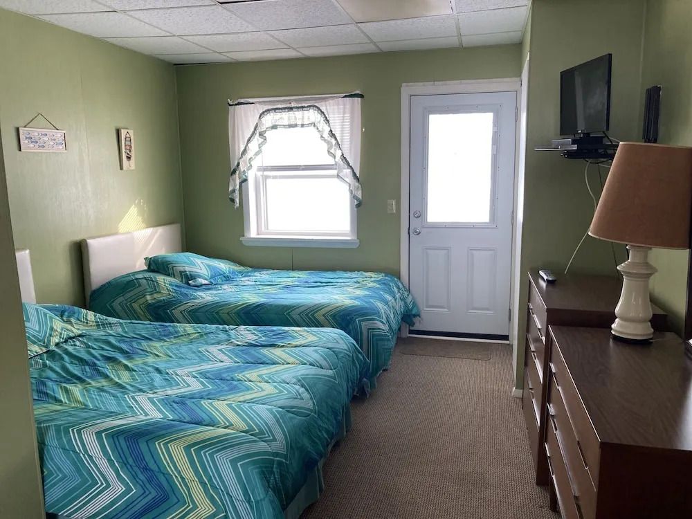 Dixon Lake Resort