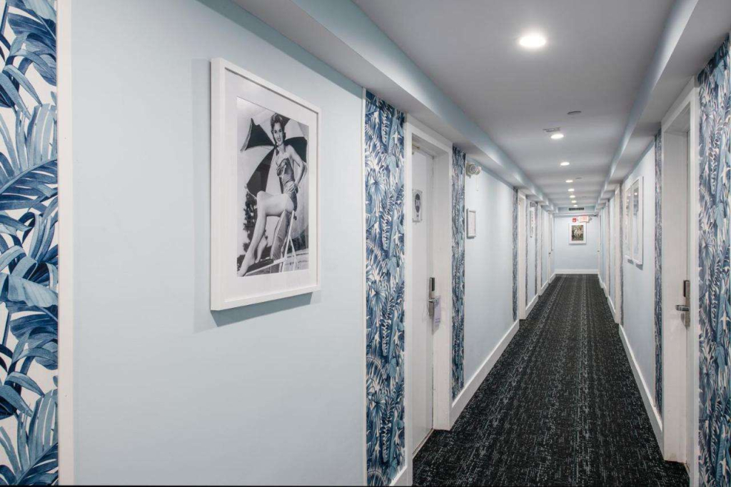 Penguin Hotel