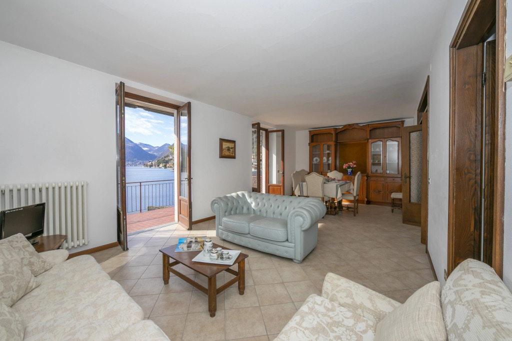 Casa Fronte Isola