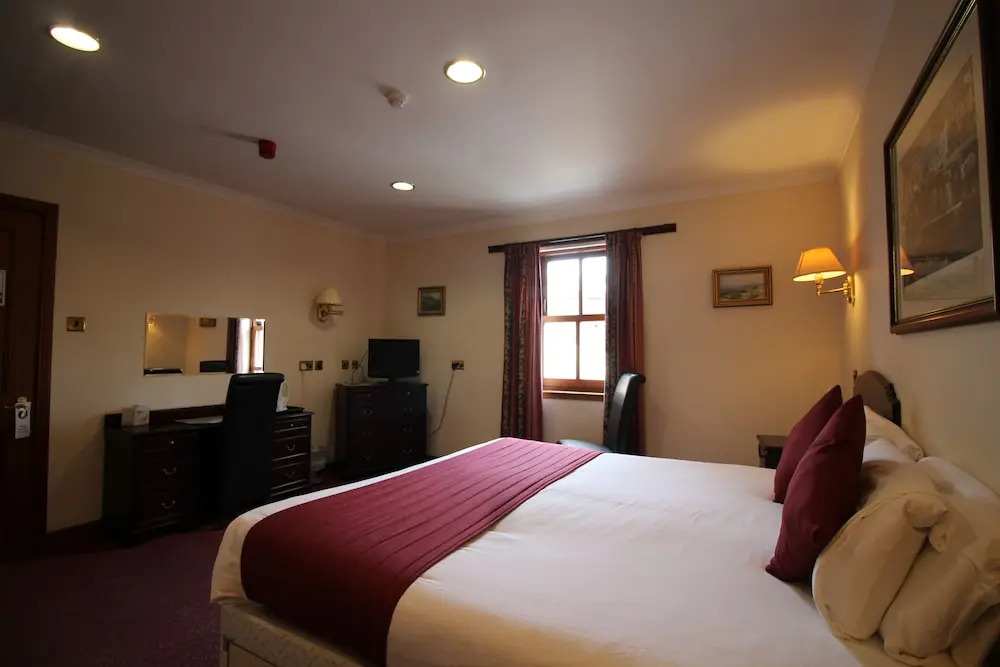 The Royal Hotel Elgin