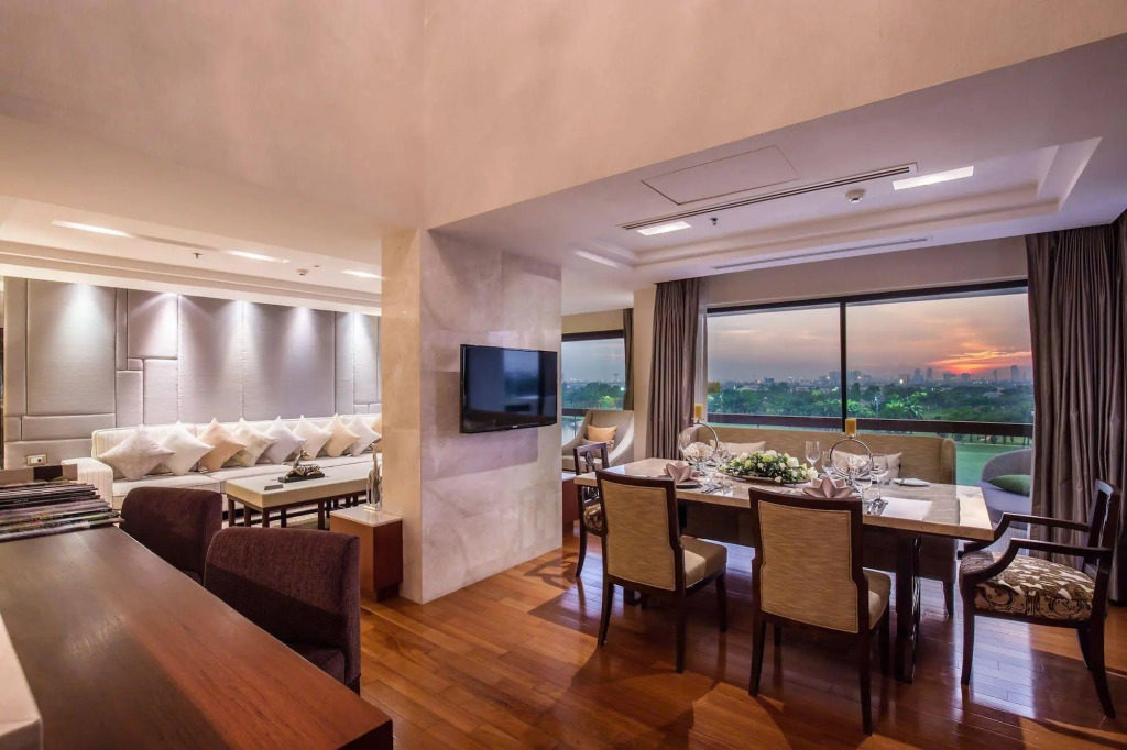 Summit Windmill Golf Suite Hotel at Suvarnabhumi