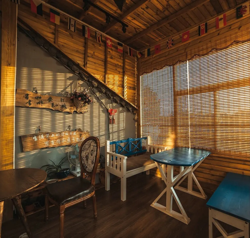Zerg Backpackers Youth Hostel
