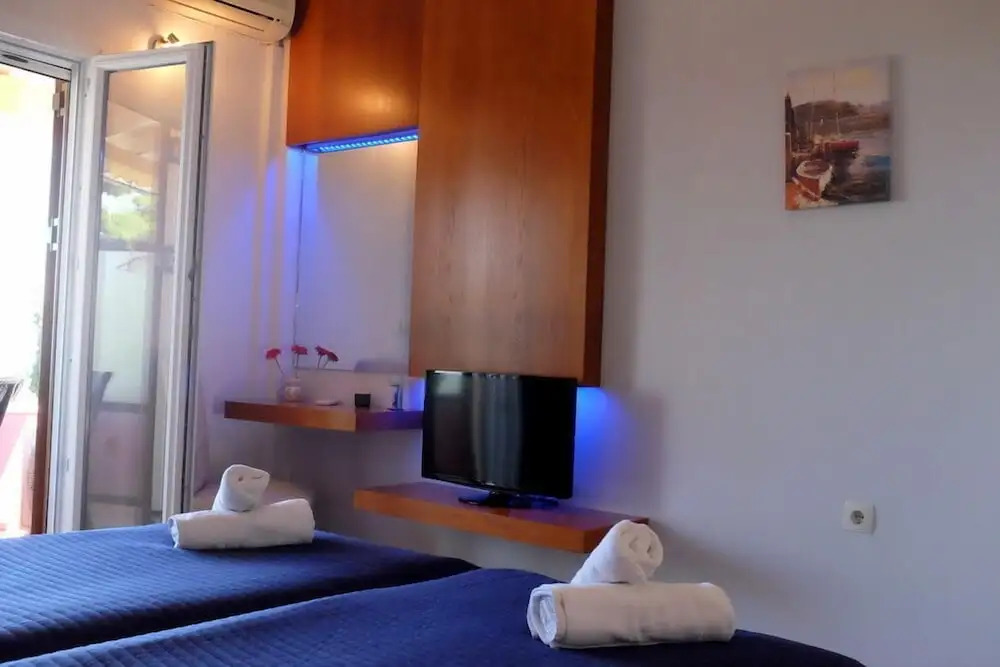 Niki Apartments