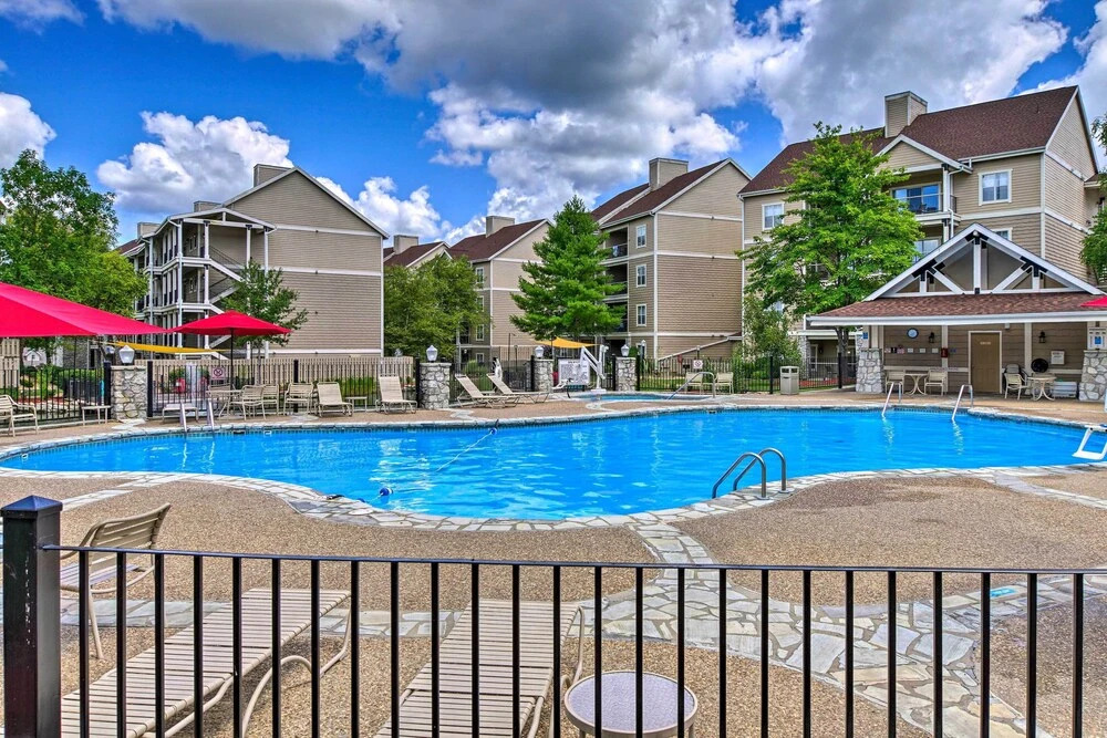 Inviting Condo w/ Pool Access, Near Branson Strip!