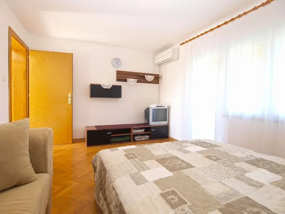 Apartment 1638