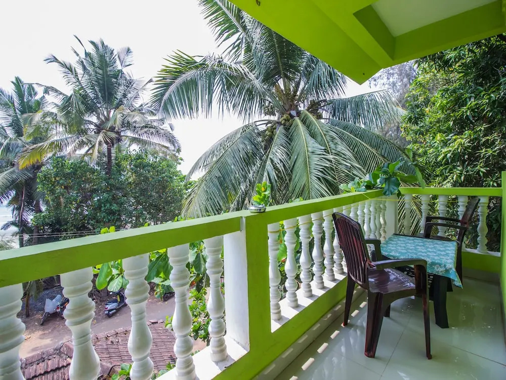 OYO 12873 Home Beach facing Studios Morjim