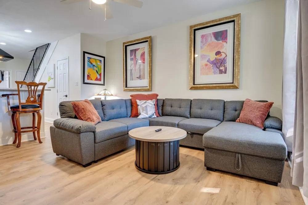 3 Mi to Dtwn: Dual-unit Home in Indianapolis!