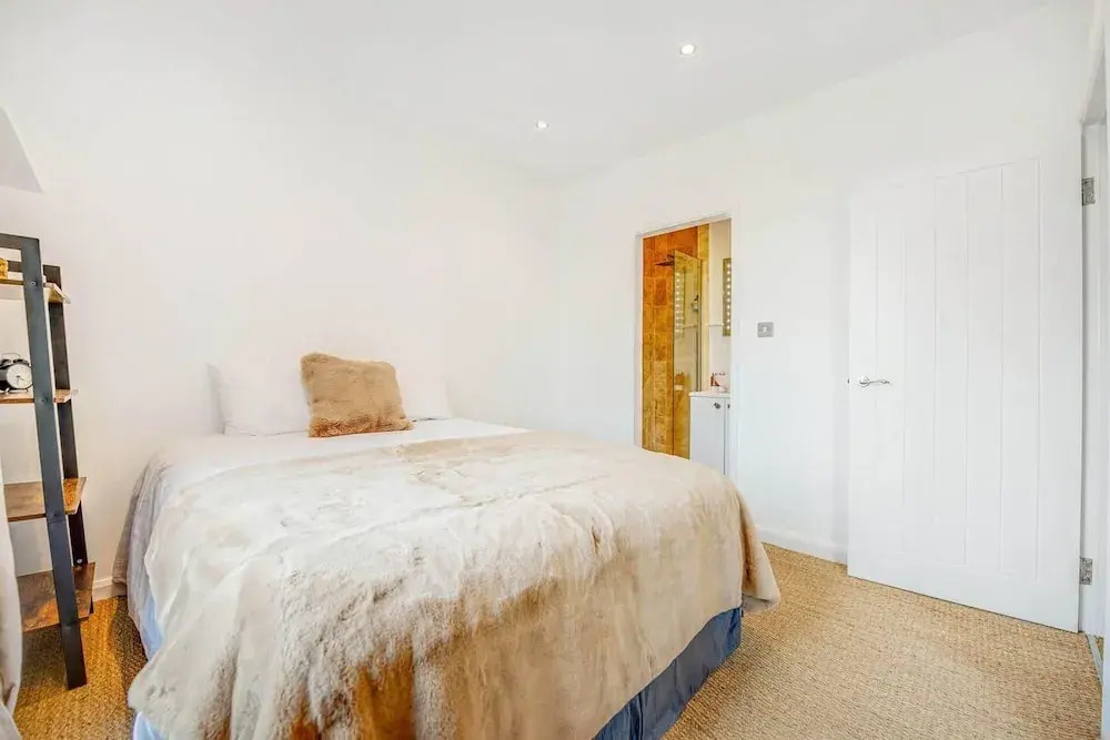 3 Bedroom Penthouse With London Skyline View