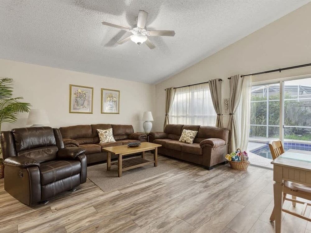 Villa Minutes From Disney 4bd 3bt Private Pool & Games 4 Bedroom Home