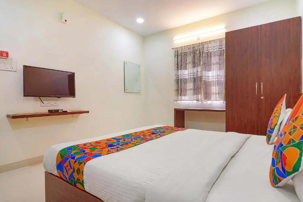 FabHotel Srisai Hill View