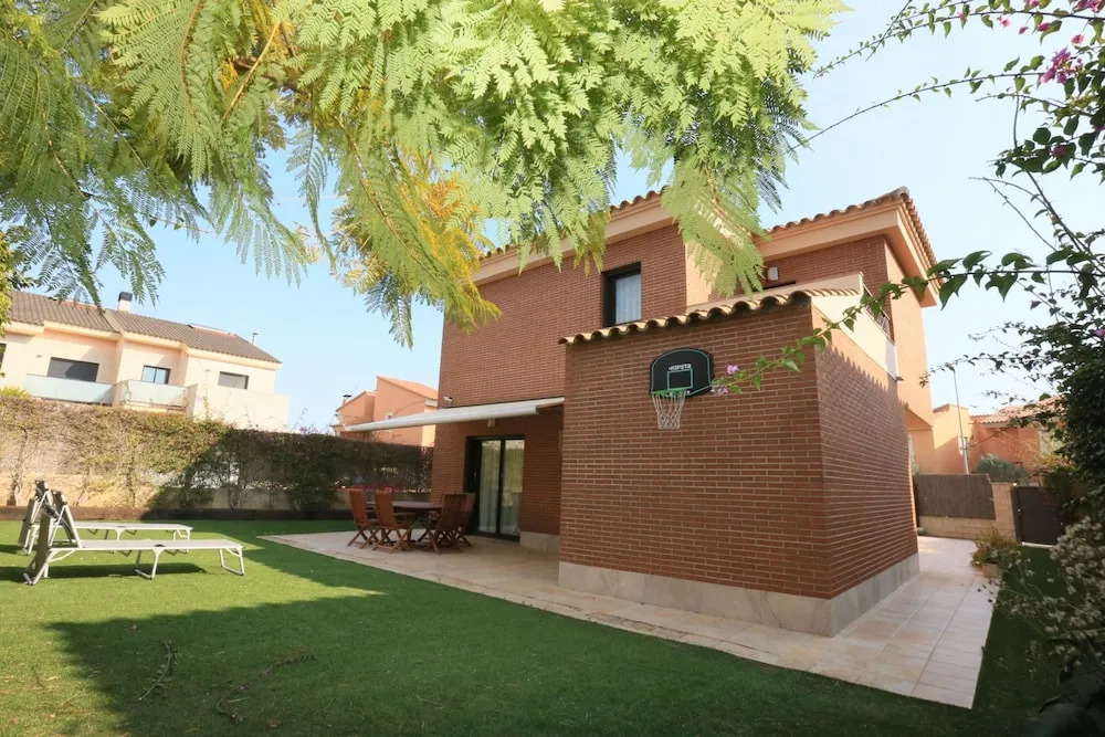 Casa Adosada Para 6 Personas en Cambrils