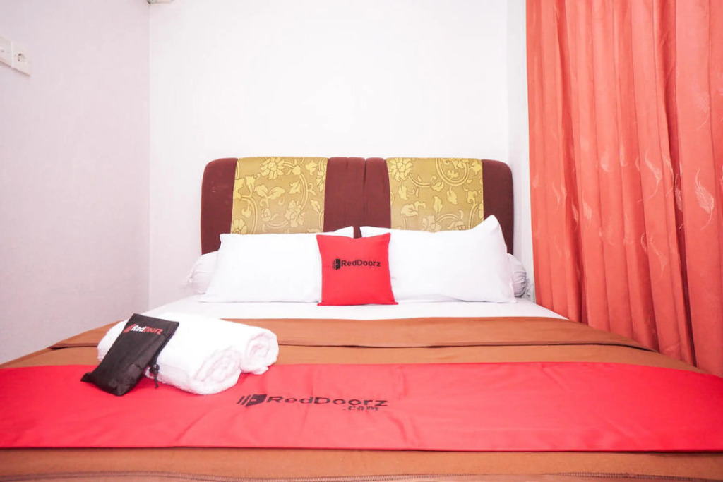 RedDoorz near Palembang Square Mall 2