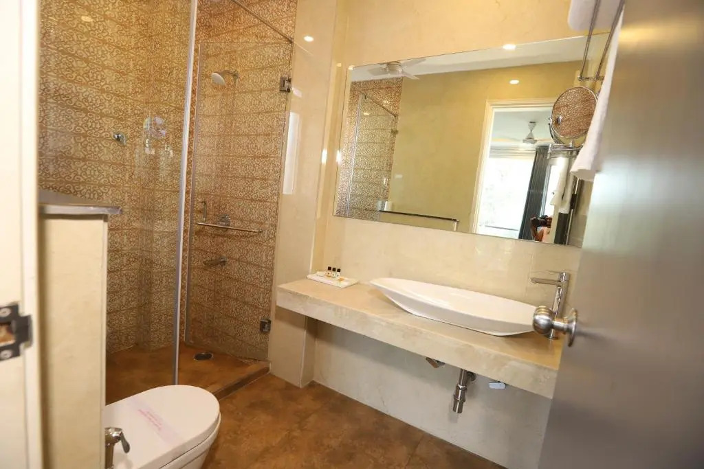 Hotel Keshav Residency - Medicity Gurugram, near Medanta Hospital, Pure Vegetarian
