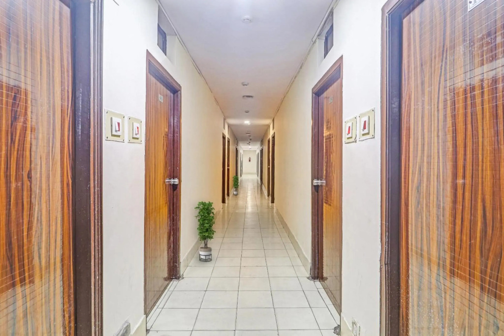 OYO 70256 Hotel Shyam