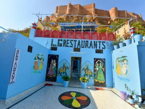 Pushp Guest House