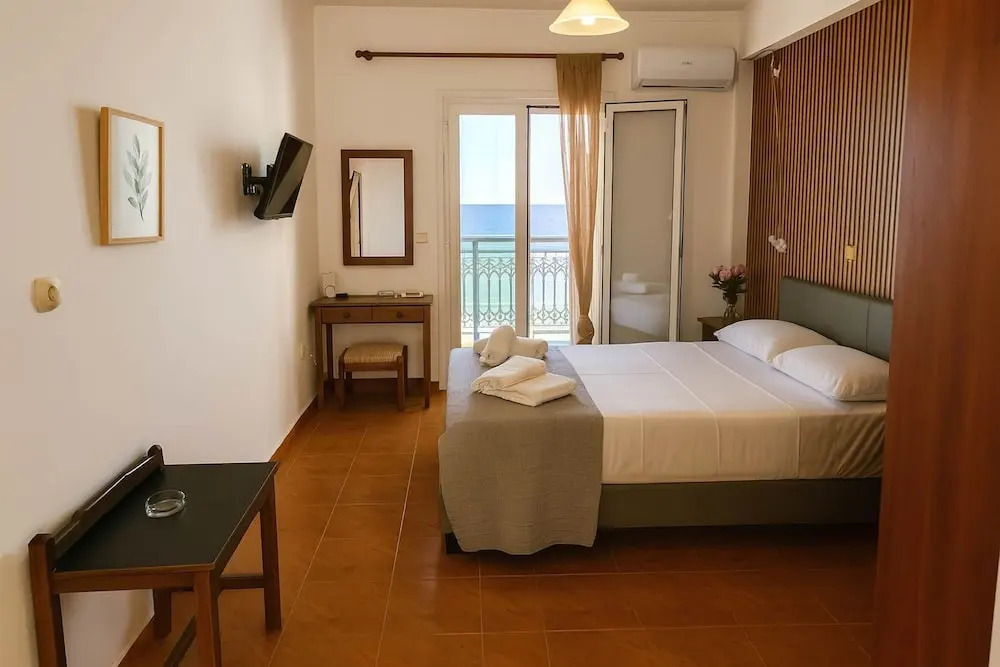 Beachfront Panorama Aprtmnts - Kythira Seaside Gem