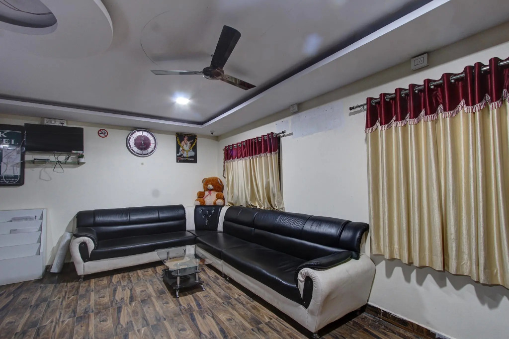 Collection O 38566 Mk Hotel And Lodge