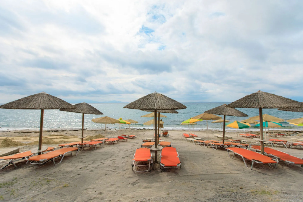 Отель Sovereign Beach