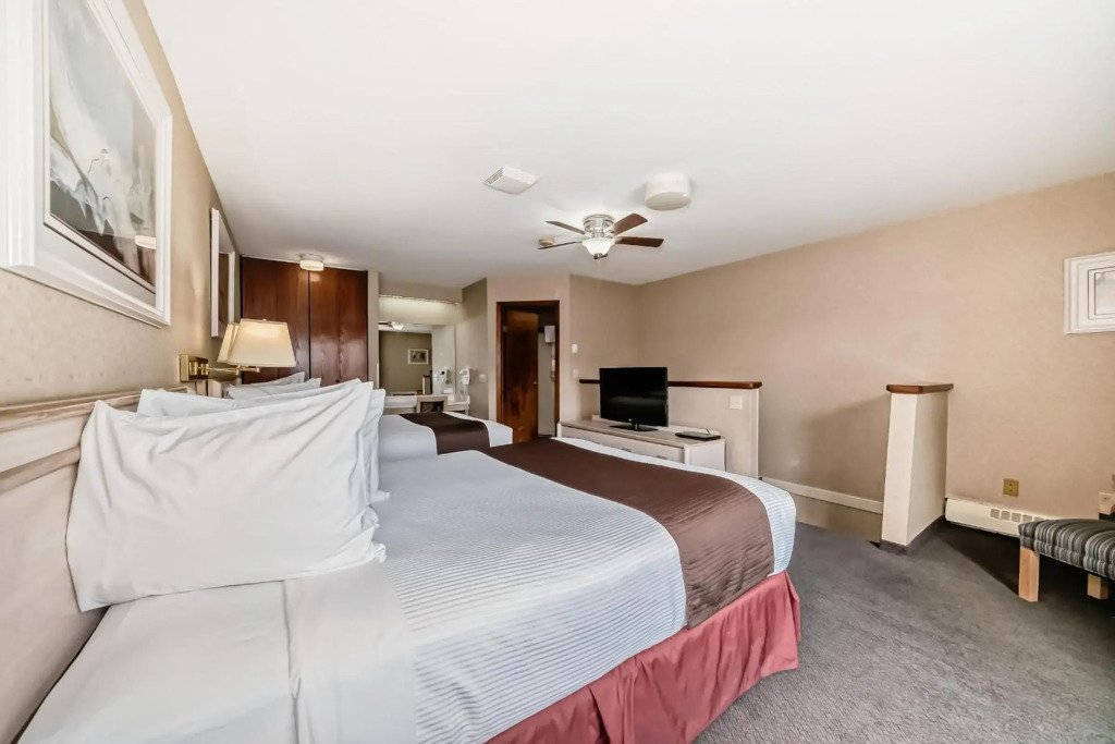 Stony Plain Inn & Suites
