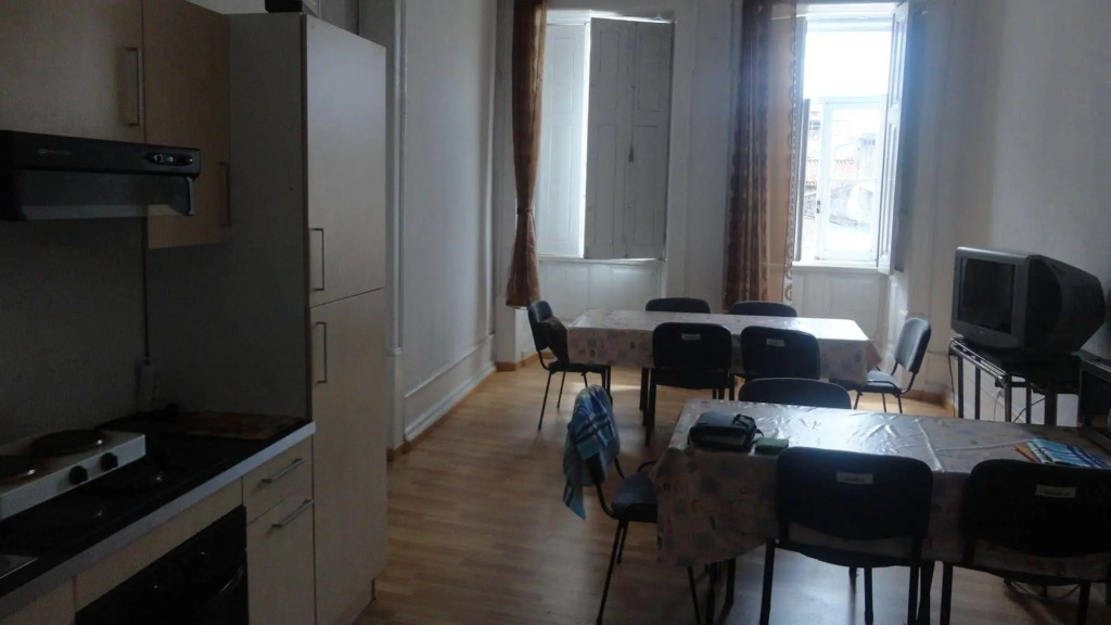 Be Coimbra Hostels