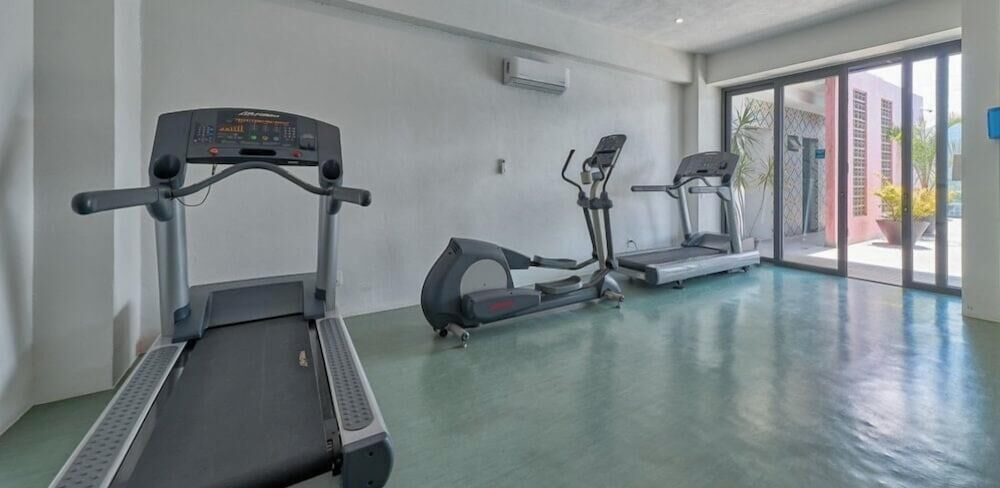 1BR Apartment - Private Balcony - Pool - Gym