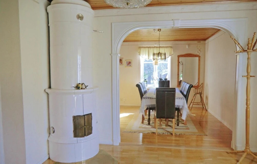Cozy Home In Orrefors With Lake View