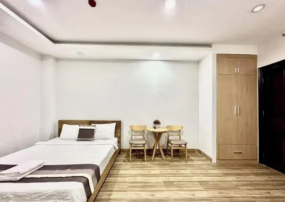 RedDoorz The Jade Hotel Than Nhan Trung