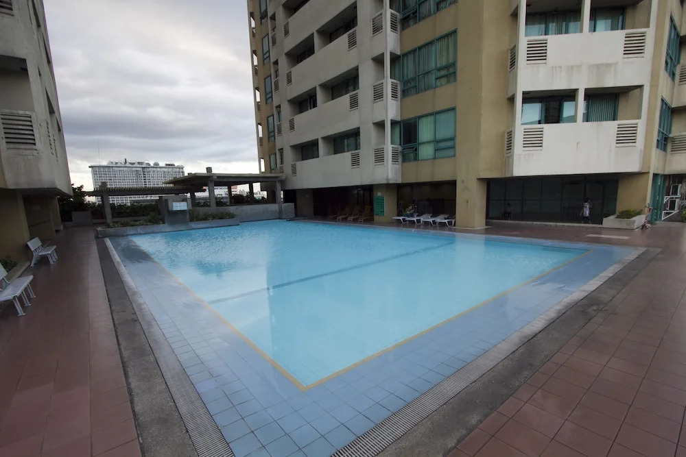 Robinsons Studio W Balcony Rpr03