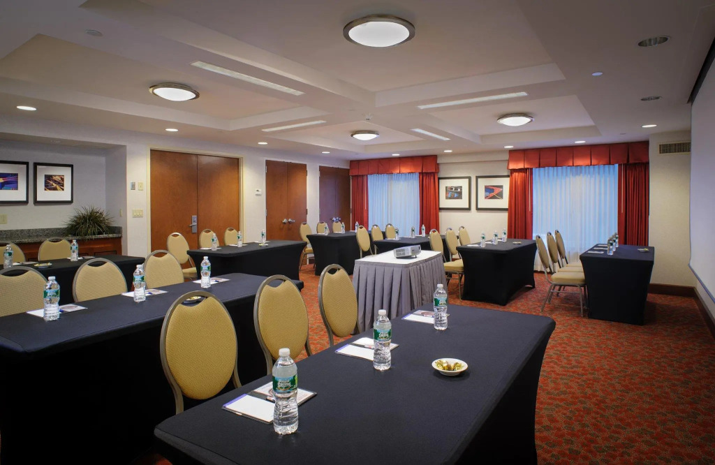 Hilton Garden Inn Portland Downtown Waterfront