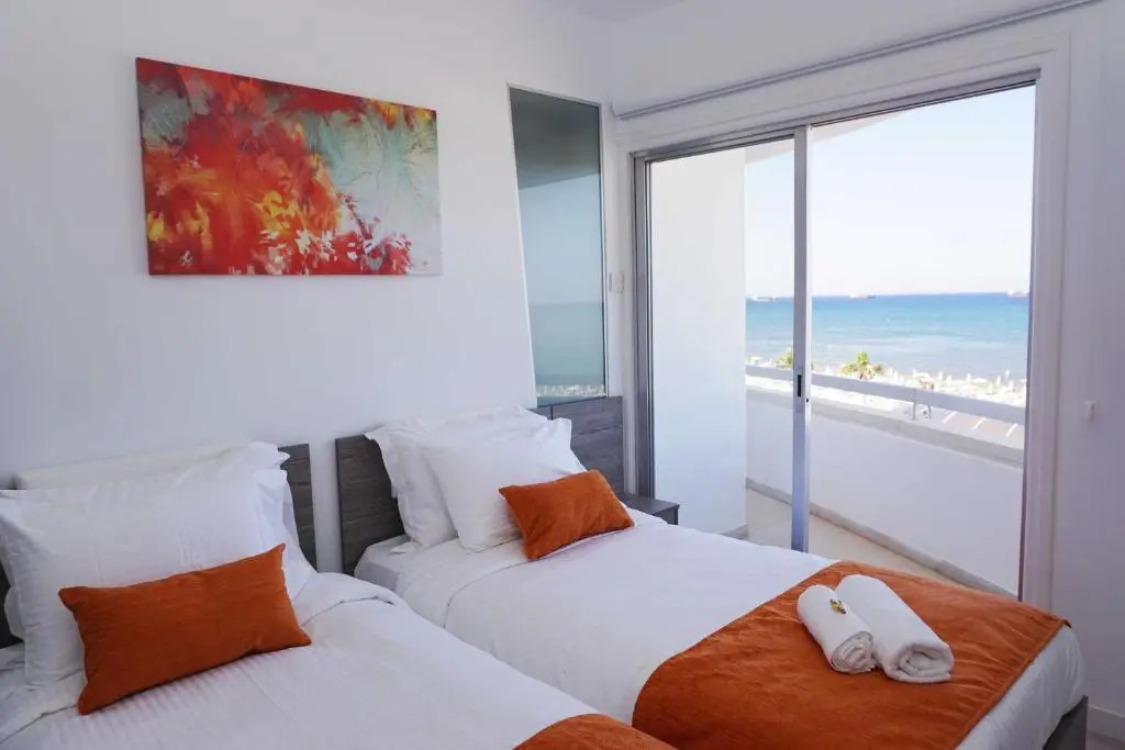 Lazuli Beachfront Apartment 21
