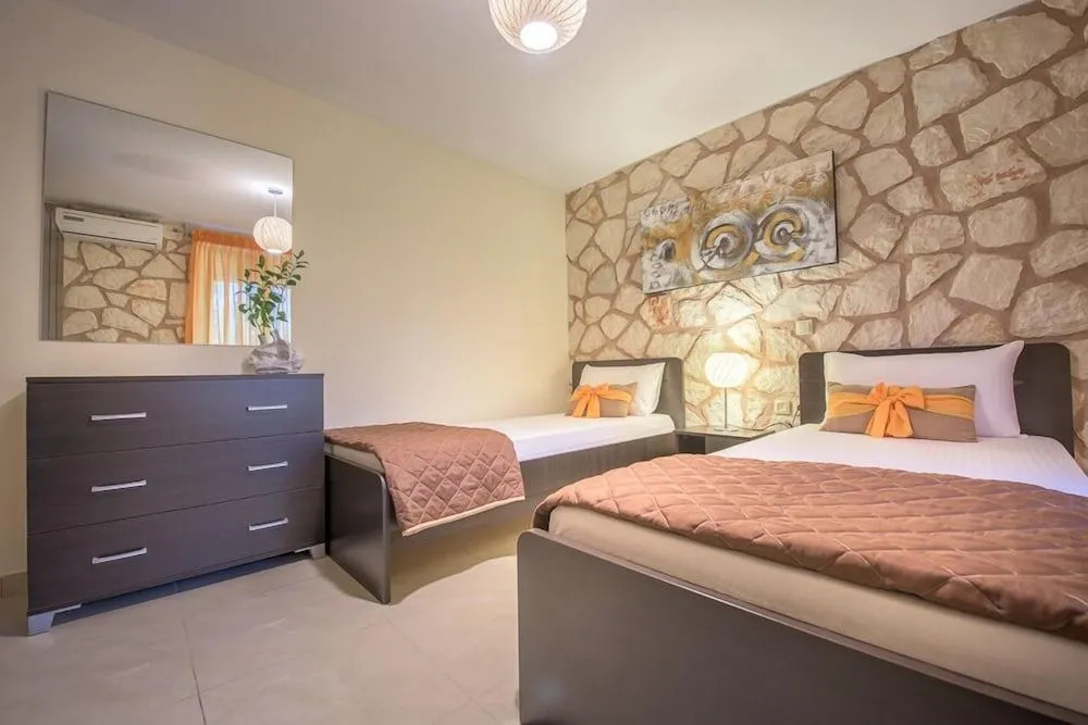Limneon Villas