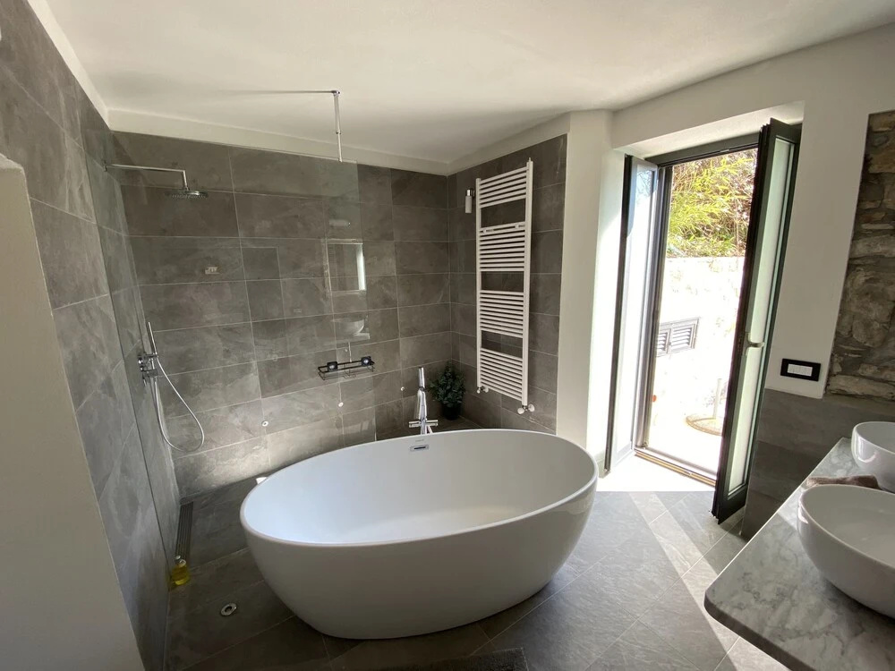 Fosdinovo 5-bed Villa- a Tranquil Retreat