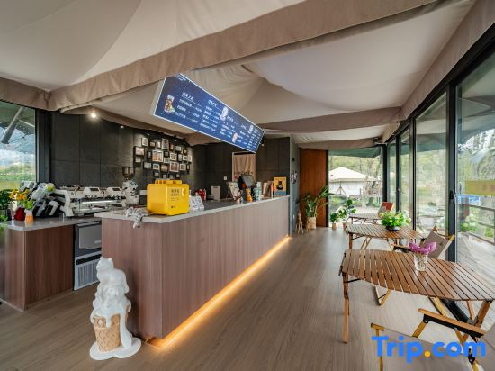 Rezen Blossom Hotel