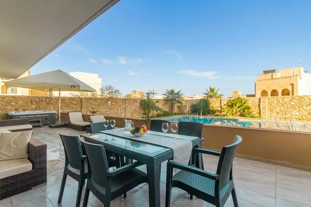Wellness Hygge Modern Gozitan Apartment - Happy Rentals