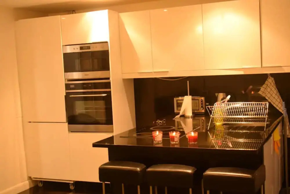 2 Bedroom Apartment in White City