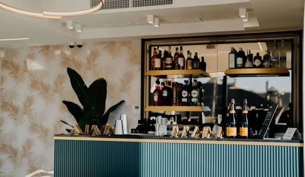 POETICA BOUTIQUE SKY HOTEL