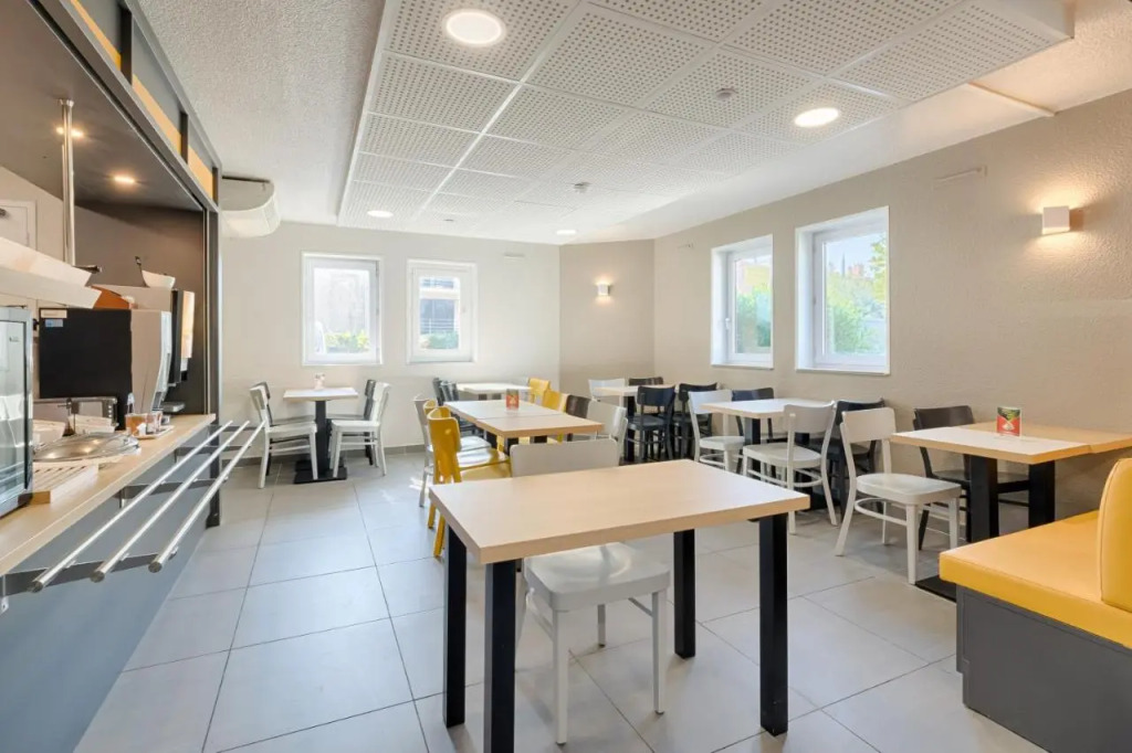 B&B HOTEL Aix-en-Provence Pont de lArc