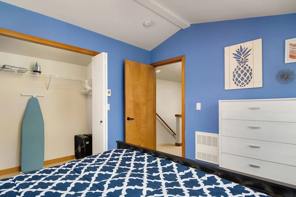 Seattle Vacation Home-18th Ave Townhome
