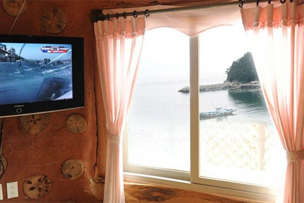 Yeosu Hyangilam Heukjip Pension