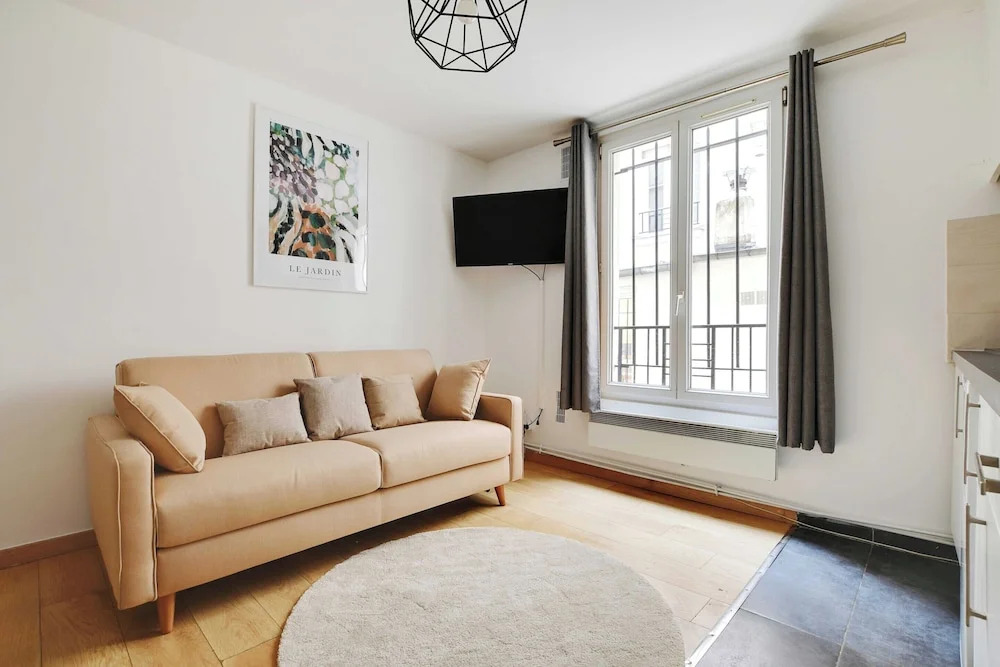 Urban Chic Apartment in Central Paris