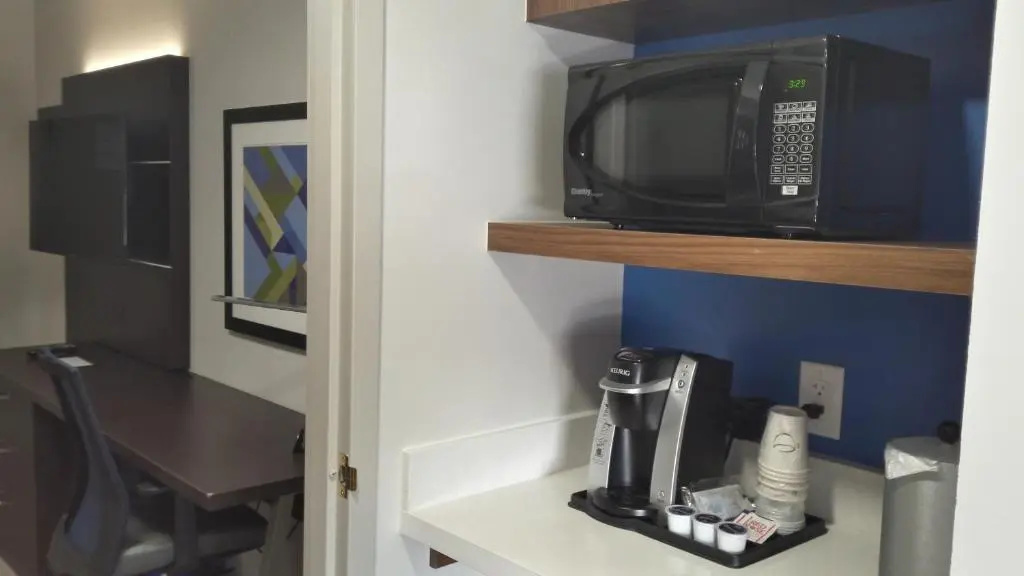 Holiday Inn Express & Suites Mississauga-Toronto Southwest by IHG