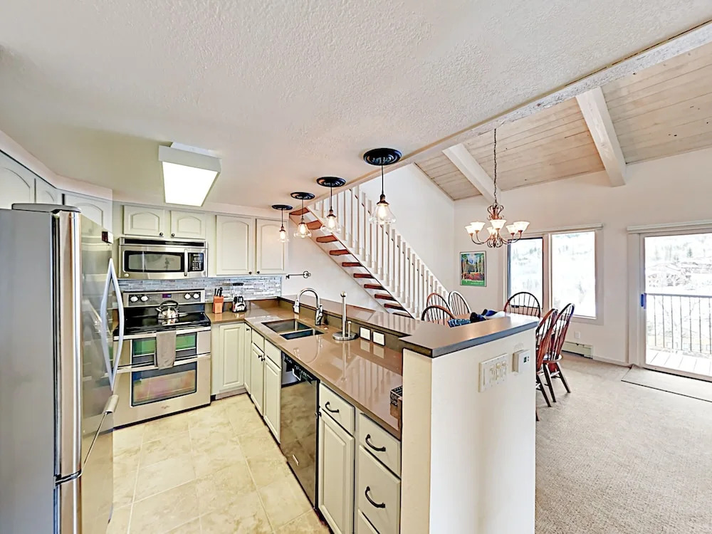 55 Upper Woodbridge - 3 Br Condo