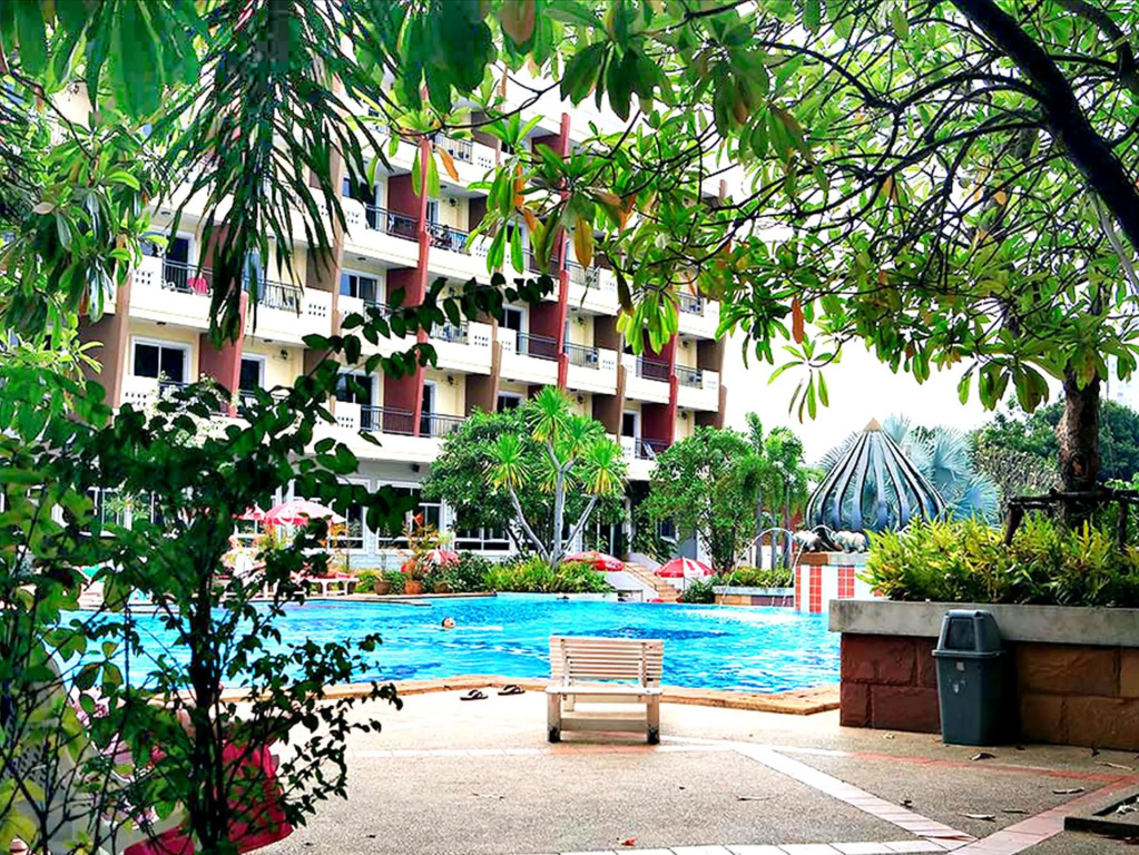 Lek Villa
