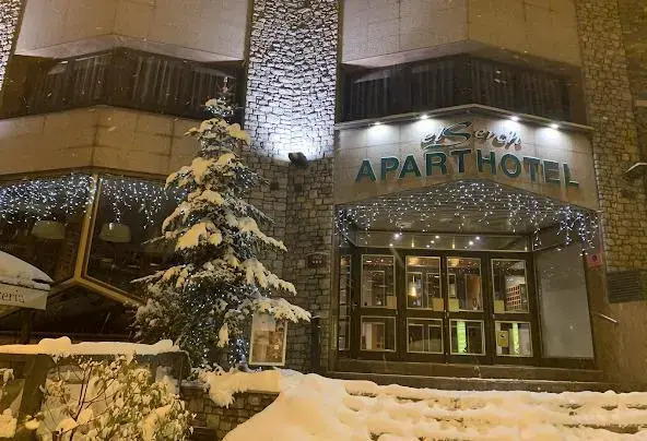 Aparthotel El Serch