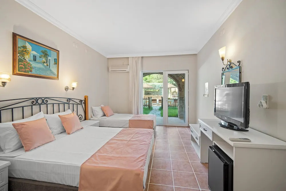 Alados Otel