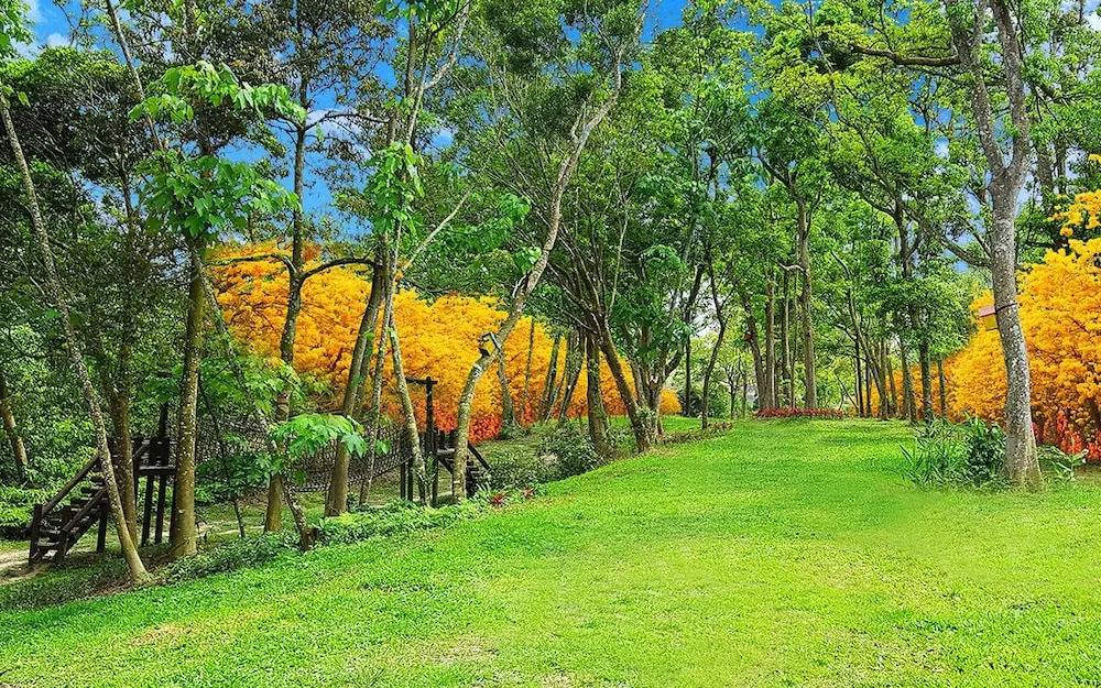 West Lake Resortopia
