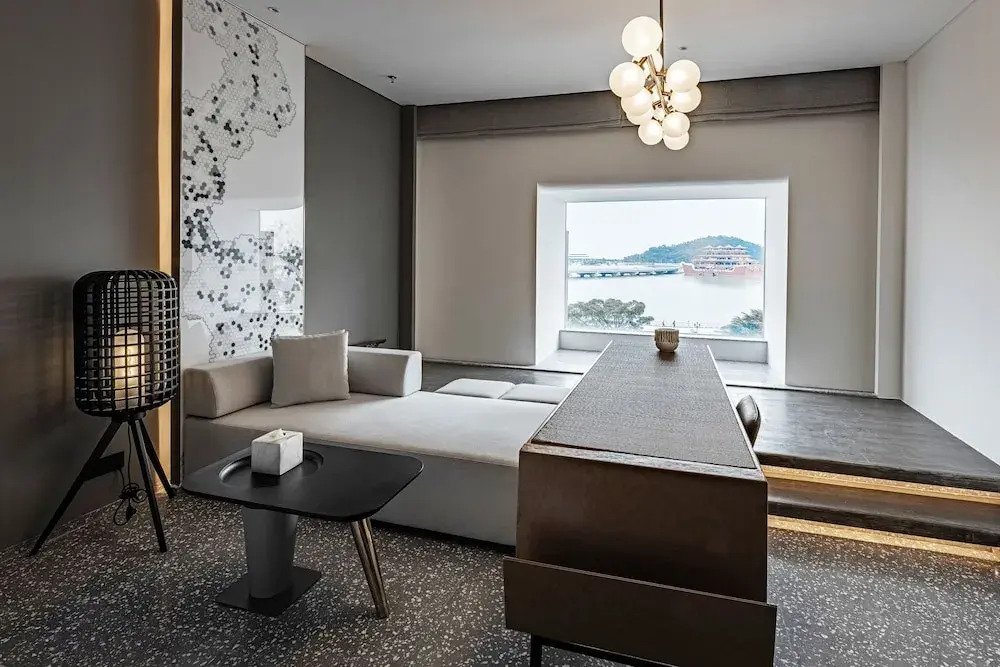 Hui Hotel